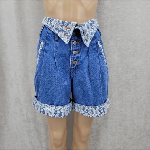 Traffic Vintage Medium Wash High Waisted Mom Denim Shorts with White Lace Trim - Picture 1 of 14